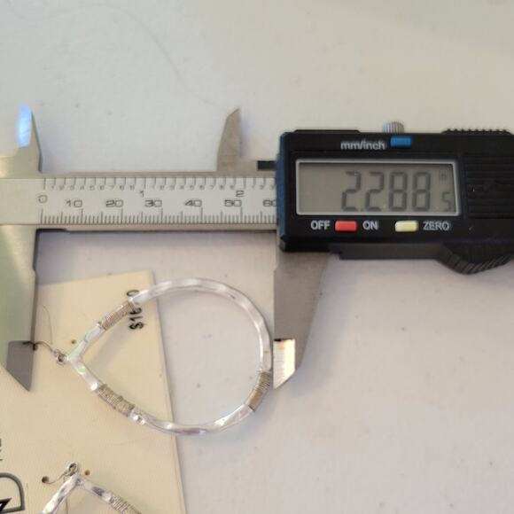 Silver Tone Hammered Teardrop Dangle Earrings Wire Wrap Accents New Directions - Picture 6 of 7